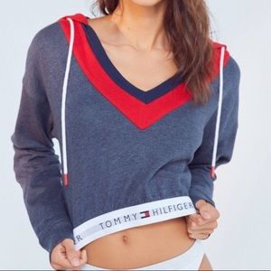Tommy Hilfiger cropped hoodie sweatshirt